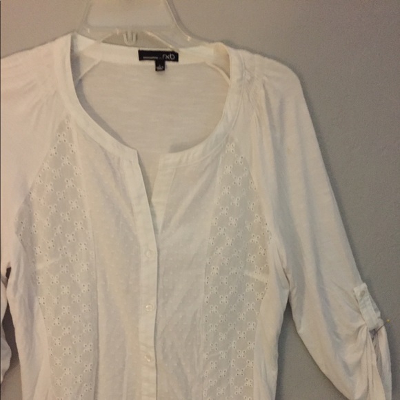 White blouse - Picture 1 of 3